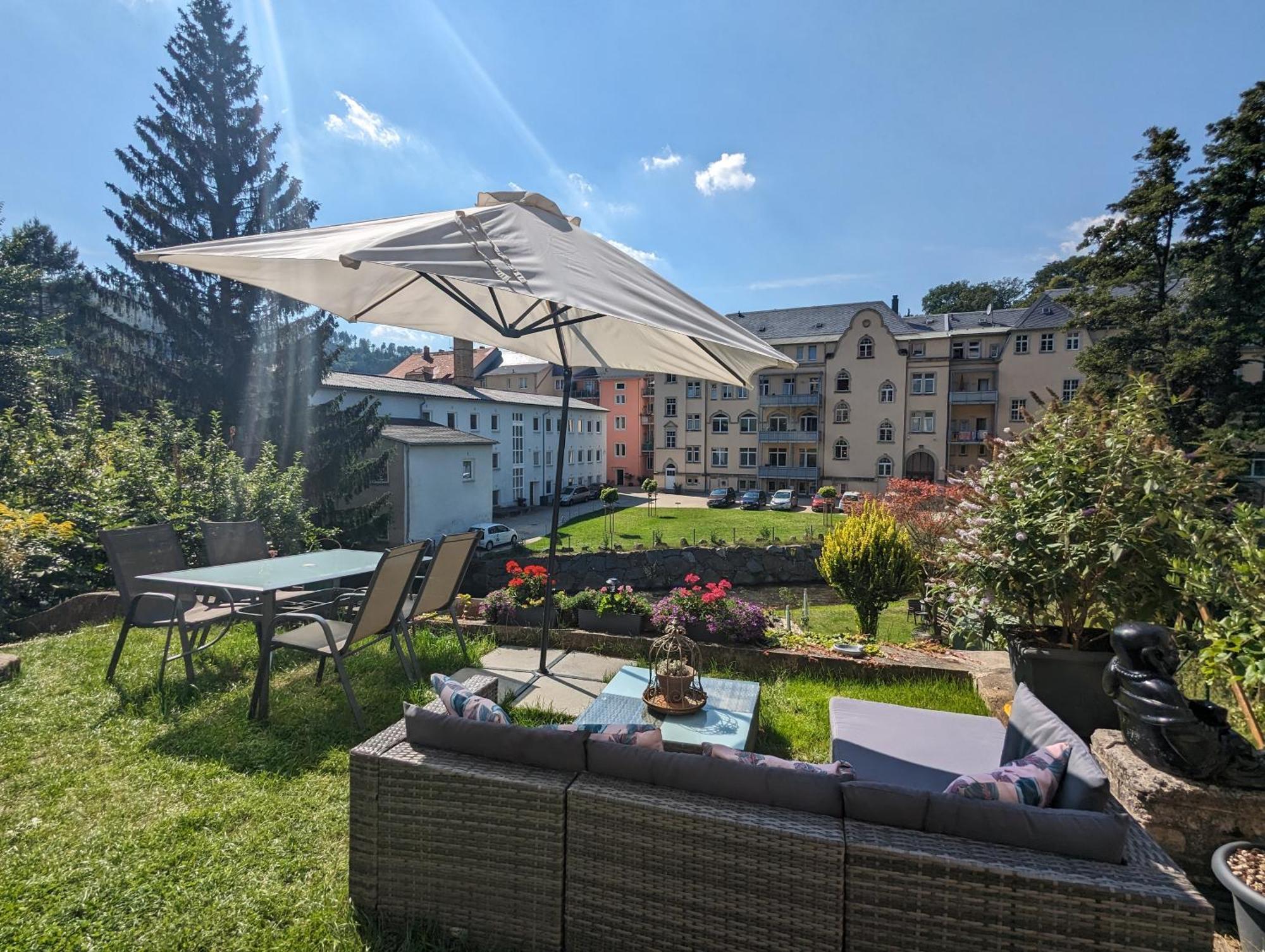 Hw4B - Urlaubsmagie - Zentral Mit Gemeinschaftsgarten, -Pool, -Sauna & Whirlpool Sebnitz Exterior photo