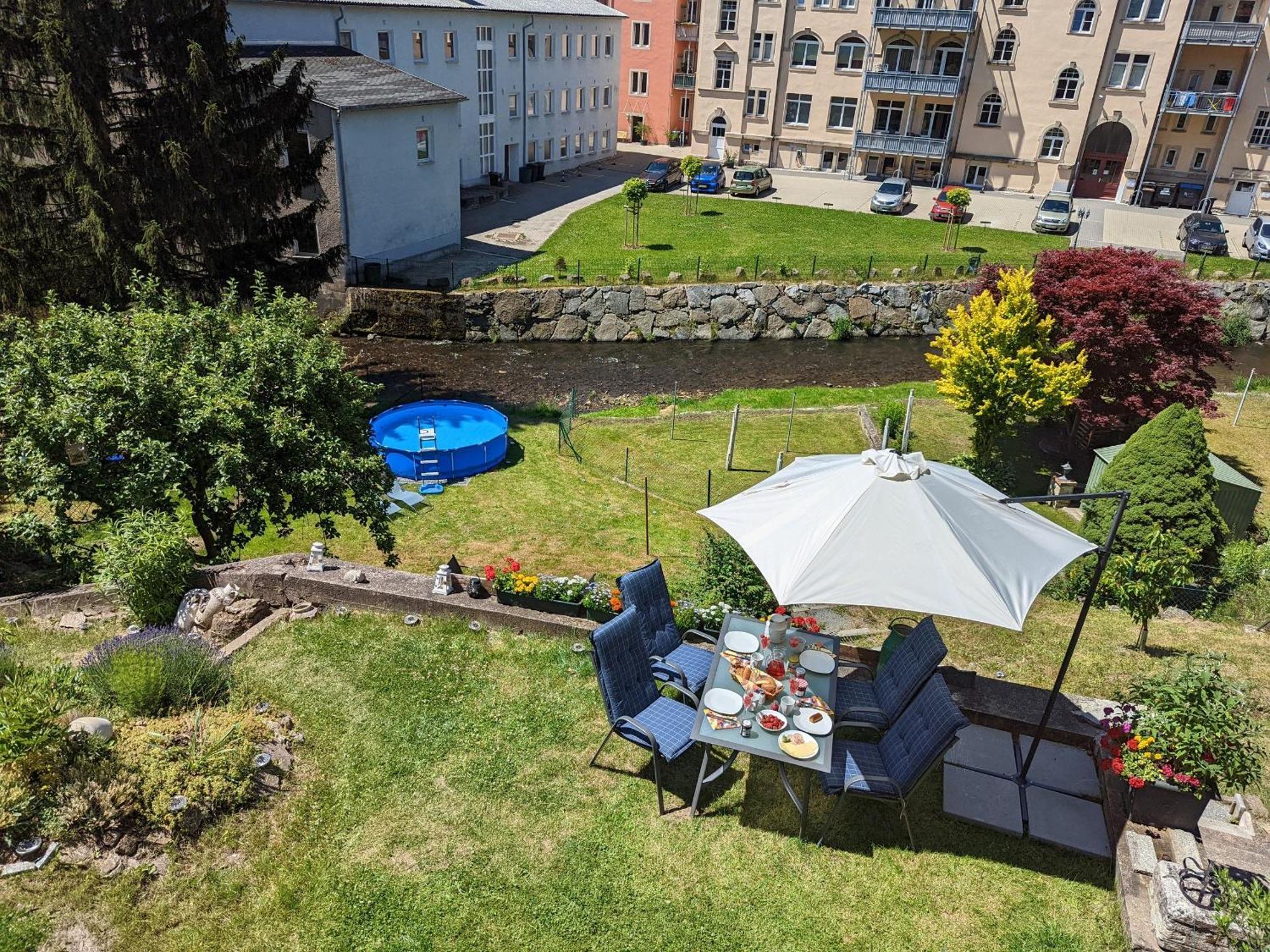 Hw4B - Urlaubsmagie - Zentral Mit Gemeinschaftsgarten, -Pool, -Sauna & Whirlpool Sebnitz Exterior photo